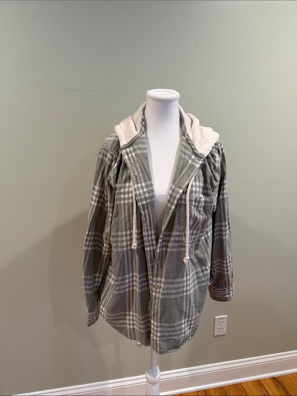 Women’s Gray Plaid Hooded Jacket